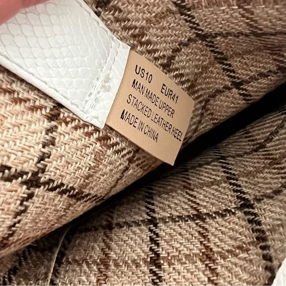 ARider Girl White Western Booties Size 10 Snakeskin Textured Cowboy Ankle Boots - Picture 10 of 10